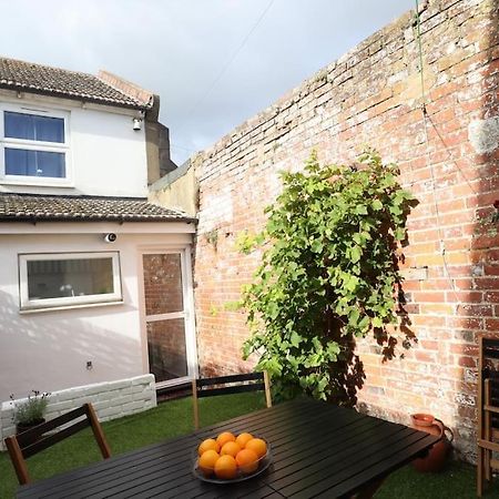 Cute Cottage 4 Mins From Cafes Station And Sea St Leonards-on-Sea Exterior photo