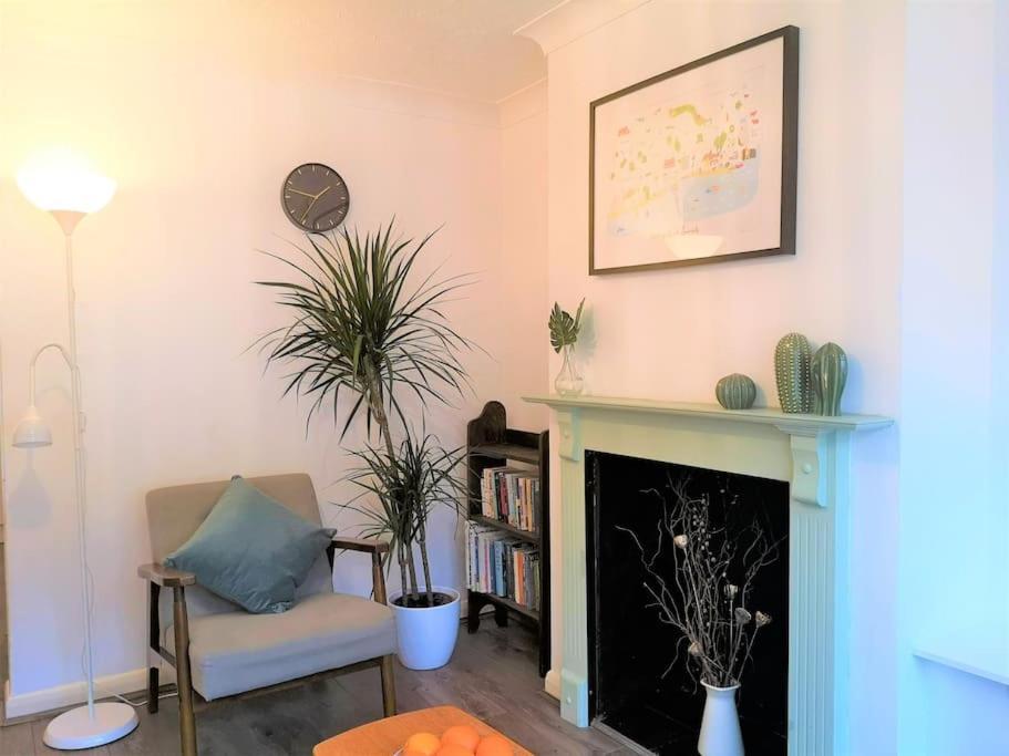 Cute Cottage 4 Mins From Cafes Station And Sea St Leonards-on-Sea Exterior photo